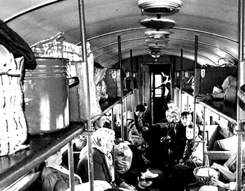 Petites nouvelles russes : Dans un train soviétique