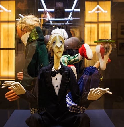 Petites nouvelles russes : marionnette